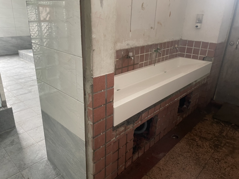 公共廁所檯面(彰化 秀水某高中)